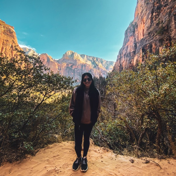 Meet your Posher, Natalie - Picture 2 of 2